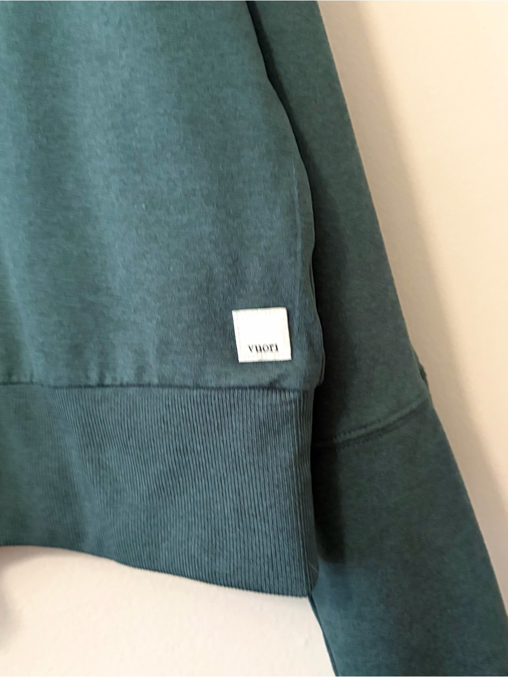Vuori Halo Half Zip Cropped Hoodie Grove Heather Green - Picture 6 of 10